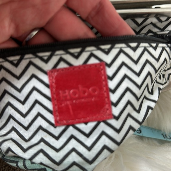 HOBO International Gray Leather Lauren Clutch-Wallet - Picture 10 of 10